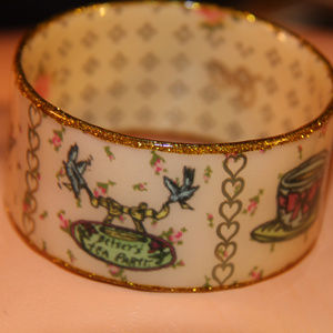 BETSEY JOHNSON TEA PARTY BANGLE BRACELET CAKE Vintage glitter wings fly with me